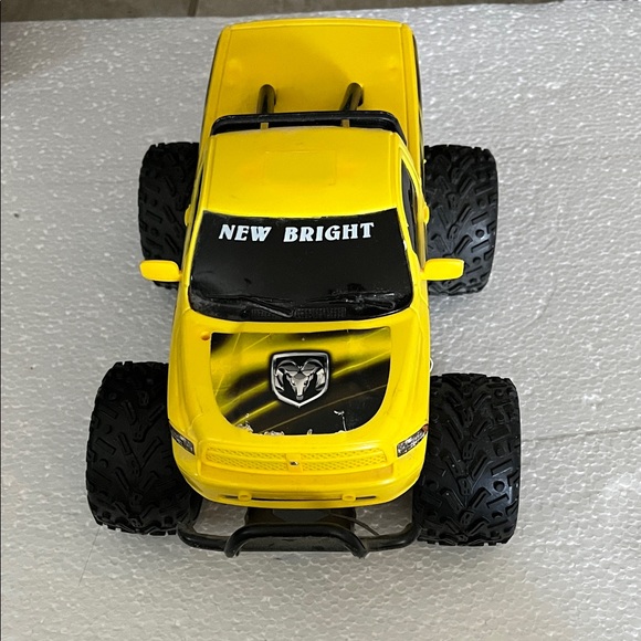 🚗 Remote Control Car Set - Yellow, Red, Gray - Picture 4 of 16